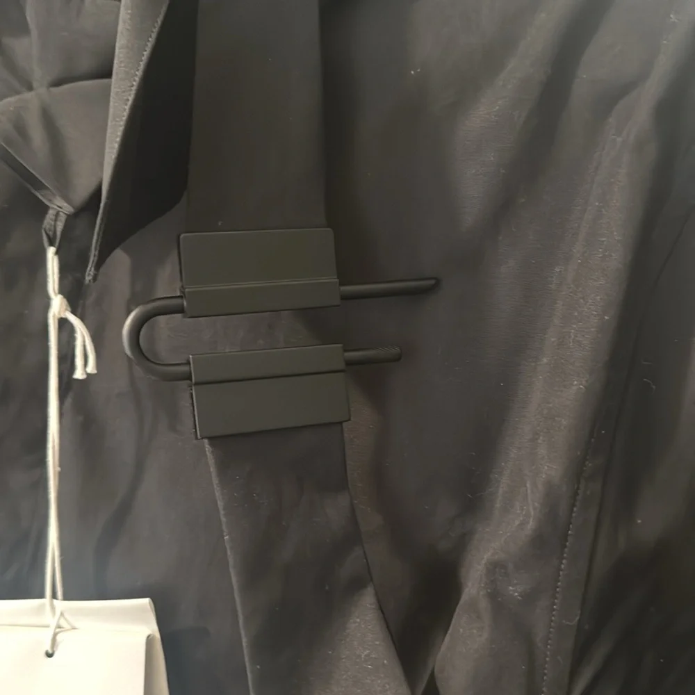 Men’s givenchy button up short sleeve shirt retail $995 - Picture 4 of 6